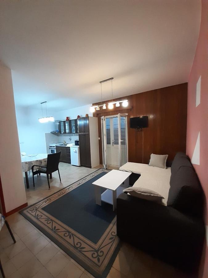 Apartments Cebalo - Ekonomija 科尔丘拉 外观 照片